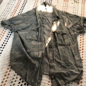 Comfy Maurice’s Camo Button-down